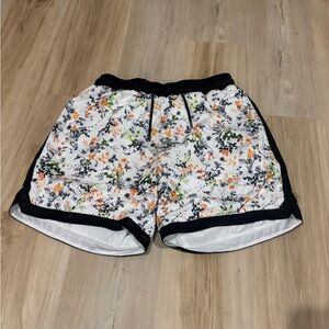 Storia Floral Patterned Men's Shorts - Black, White, Orange, Green